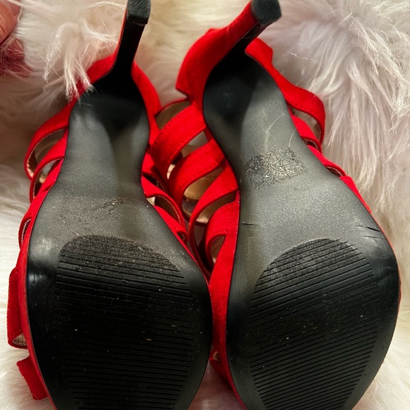 Red heels - Picture 4 of 4